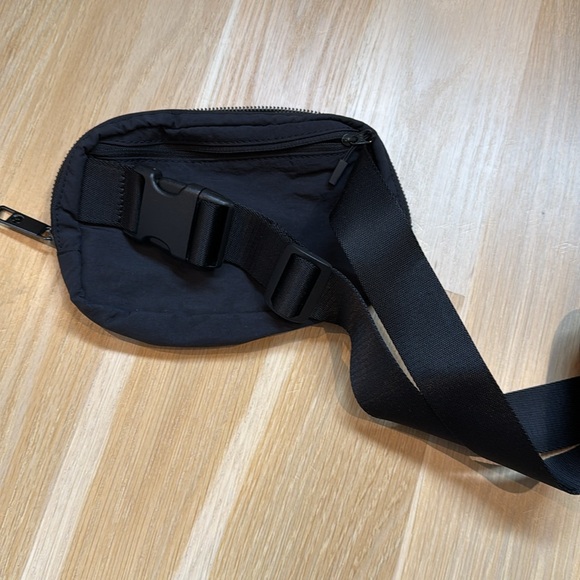 Lululemon belt bag - Picture 3 of 3